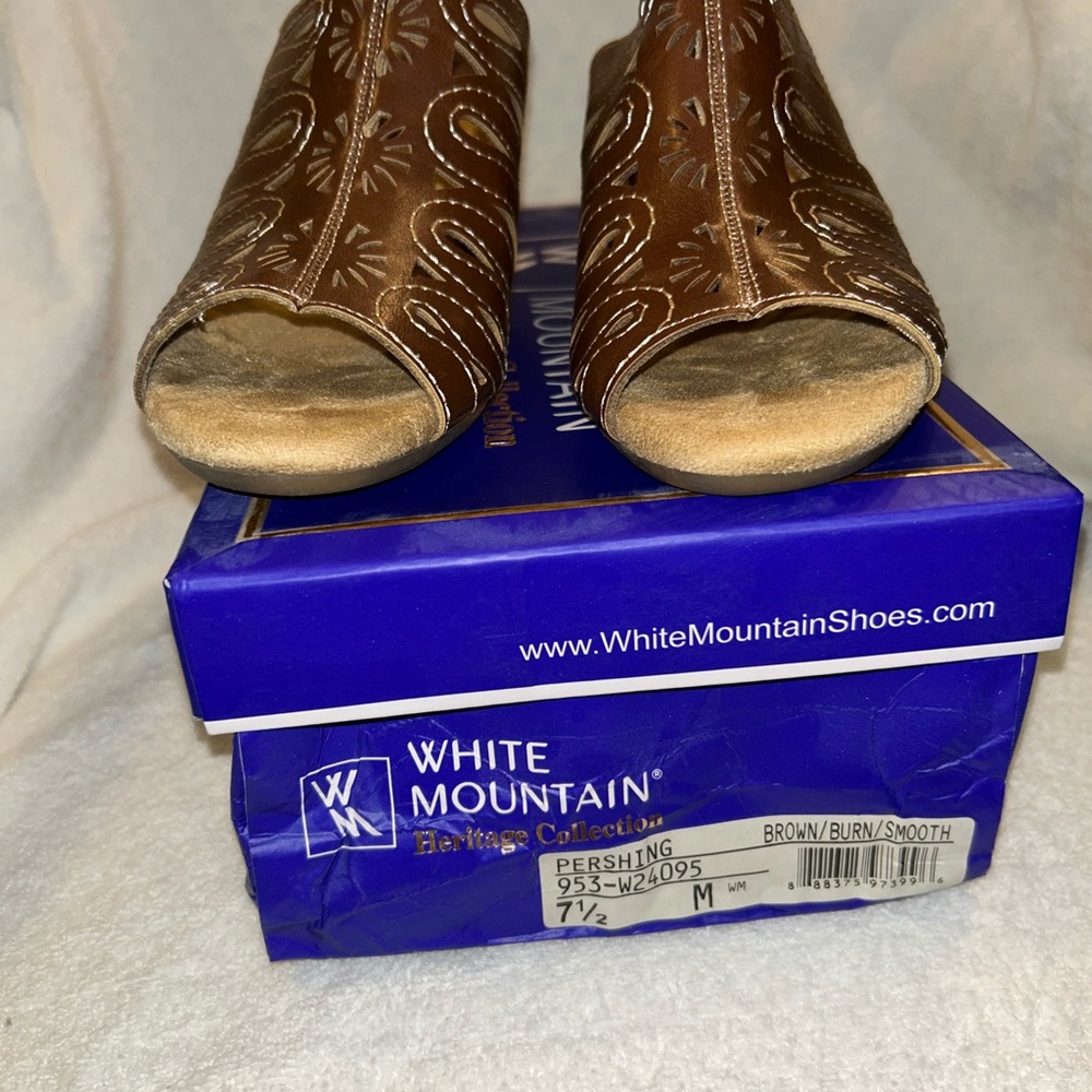 White Mountain Brown Sandals with Woven Design